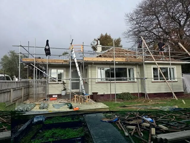 Re-roof scaffold