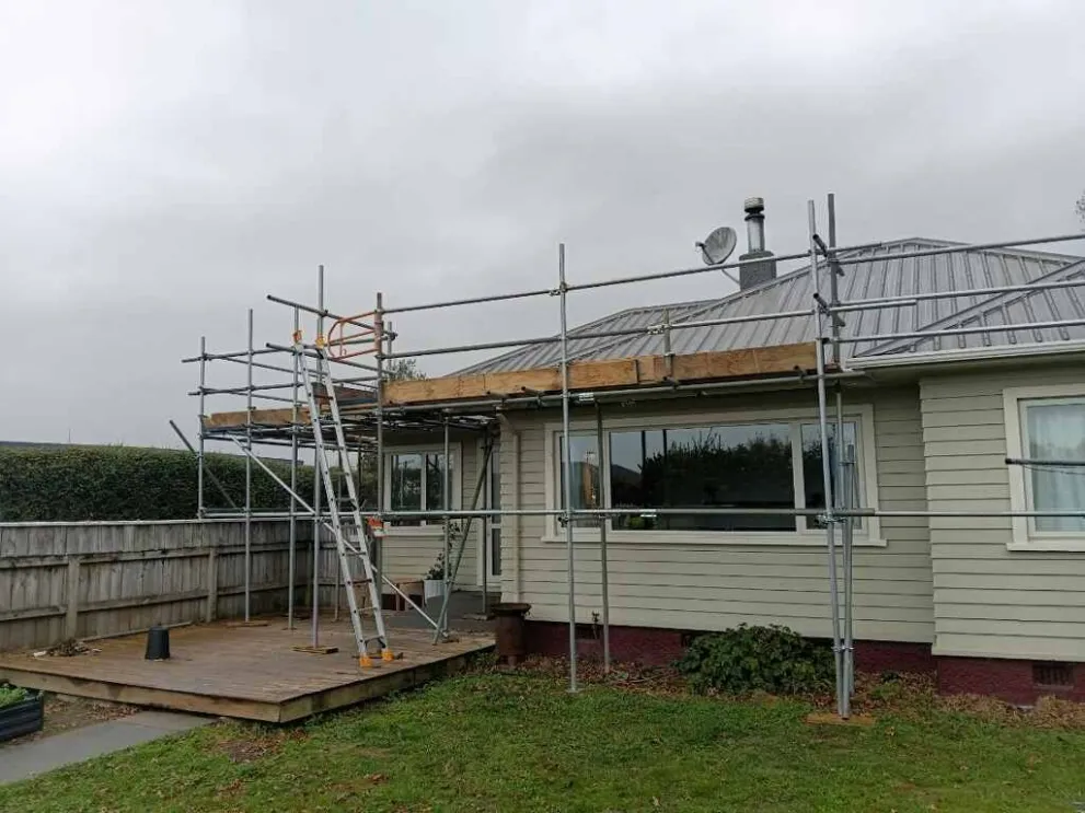 Roof edge protection